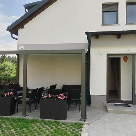 Begunje pri Cerknici Apartmaji Anita מראה חיצוני תמונה