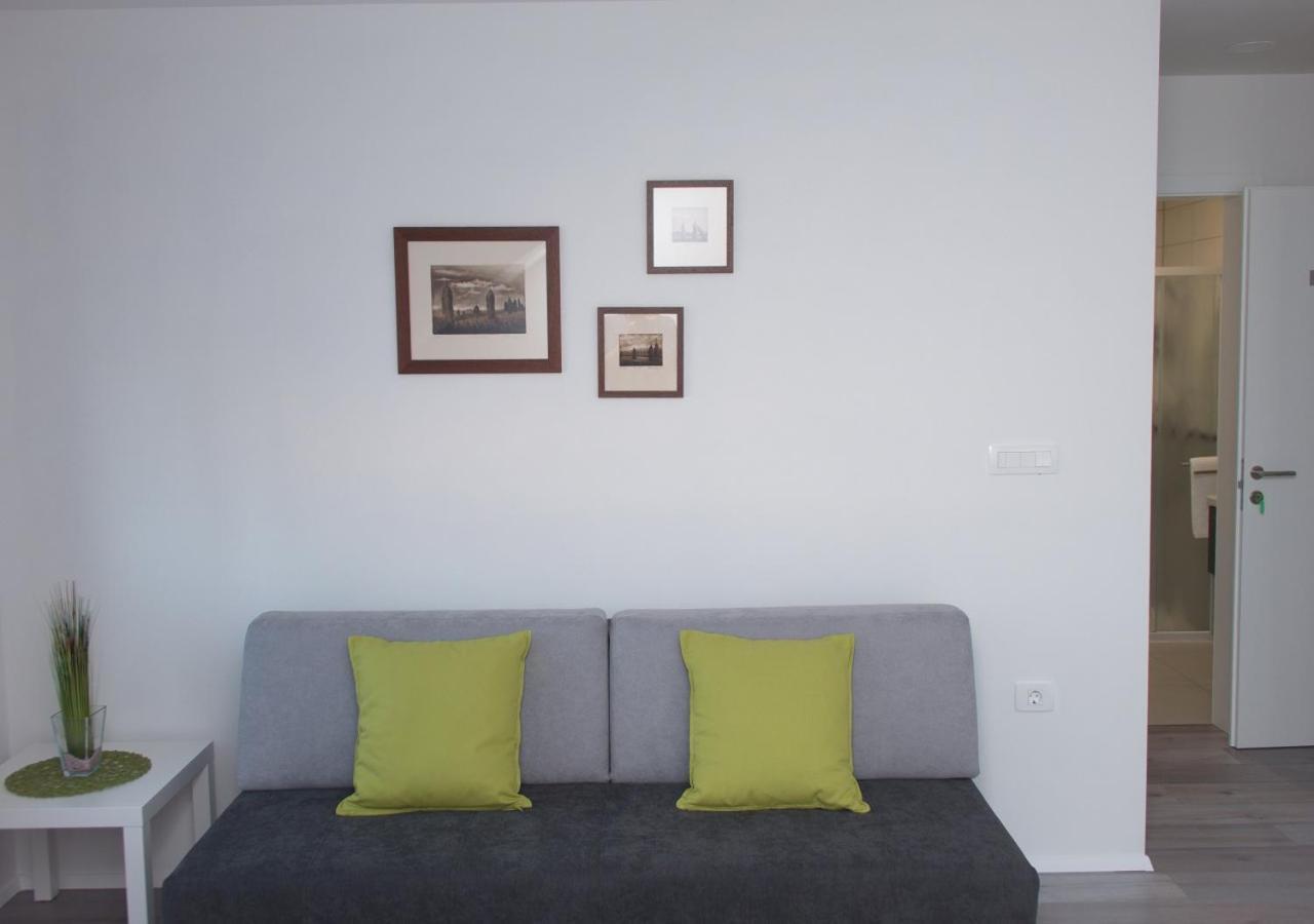 Begunje pri Cerknici Apartmaji Anita מראה חיצוני תמונה