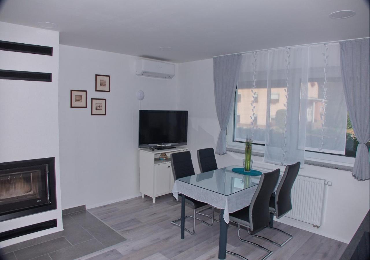 Begunje pri Cerknici Apartmaji Anita מראה חיצוני תמונה