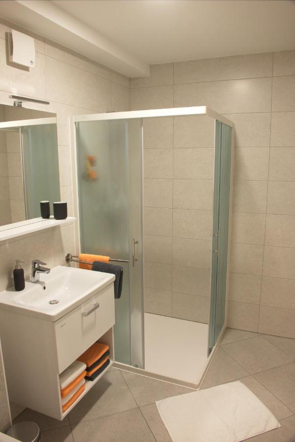 Begunje pri Cerknici Apartmaji Anita מראה חיצוני תמונה