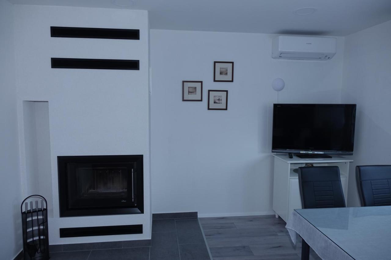 Begunje pri Cerknici Apartmaji Anita מראה חיצוני תמונה