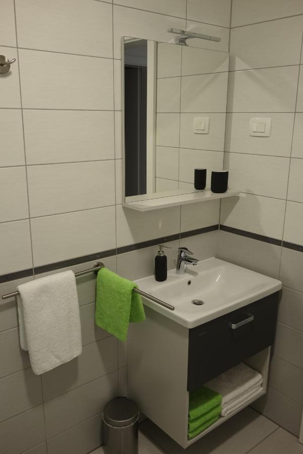 Begunje pri Cerknici Apartmaji Anita מראה חיצוני תמונה